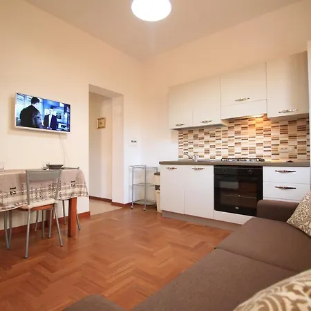 Elisa Apartment *